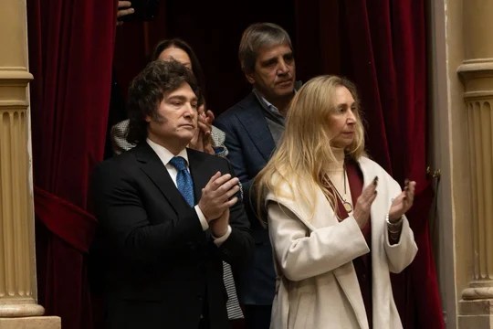 La caja de las tarjetas presidenciales supera los mil millones pero permanece sin uso oficial