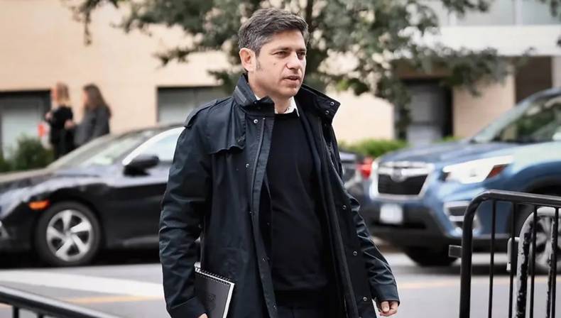 Kicillof recorre municipios bonaerenses y lleva obras, viviendas y equipamiento